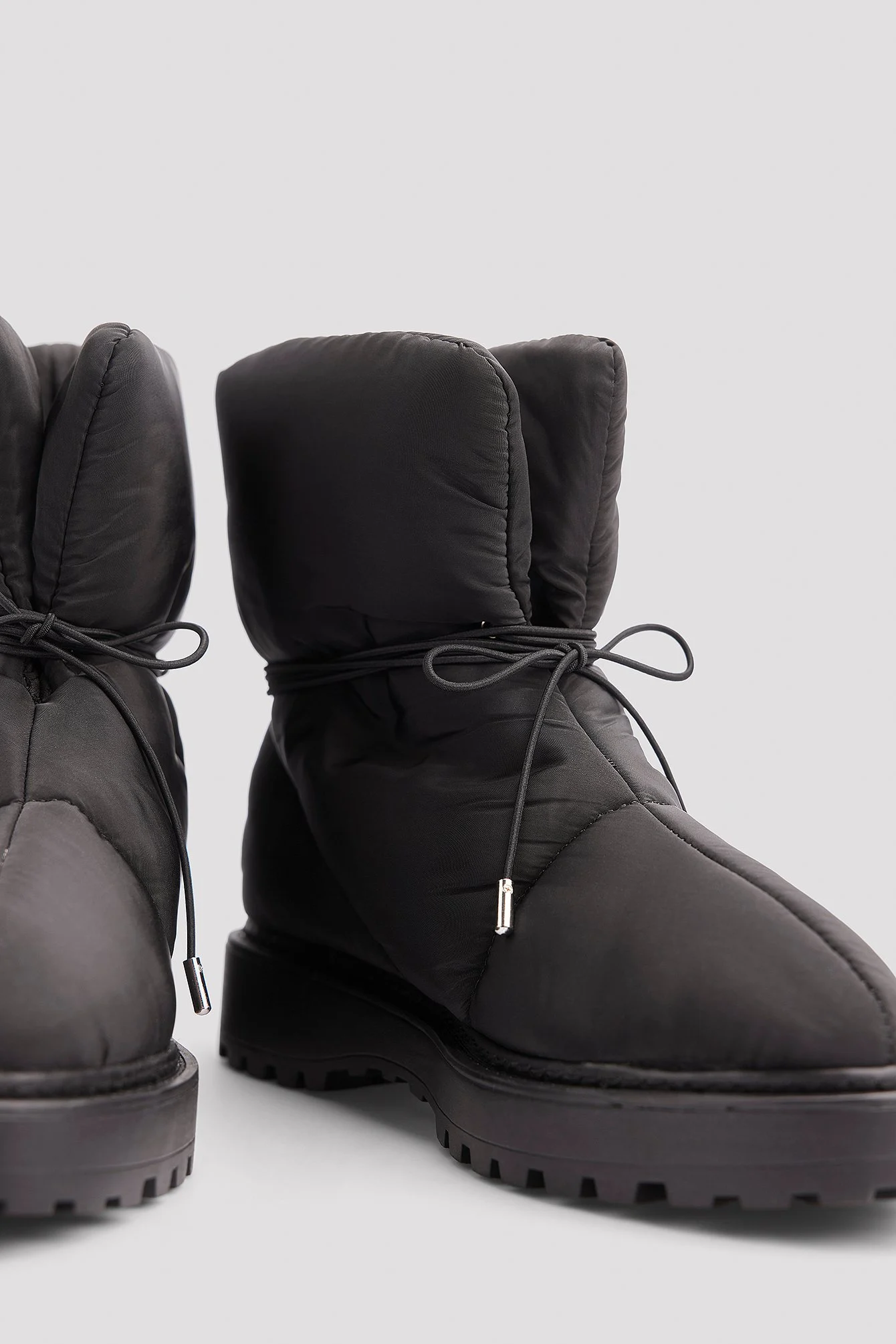 Bauschige Steppstiefeletten