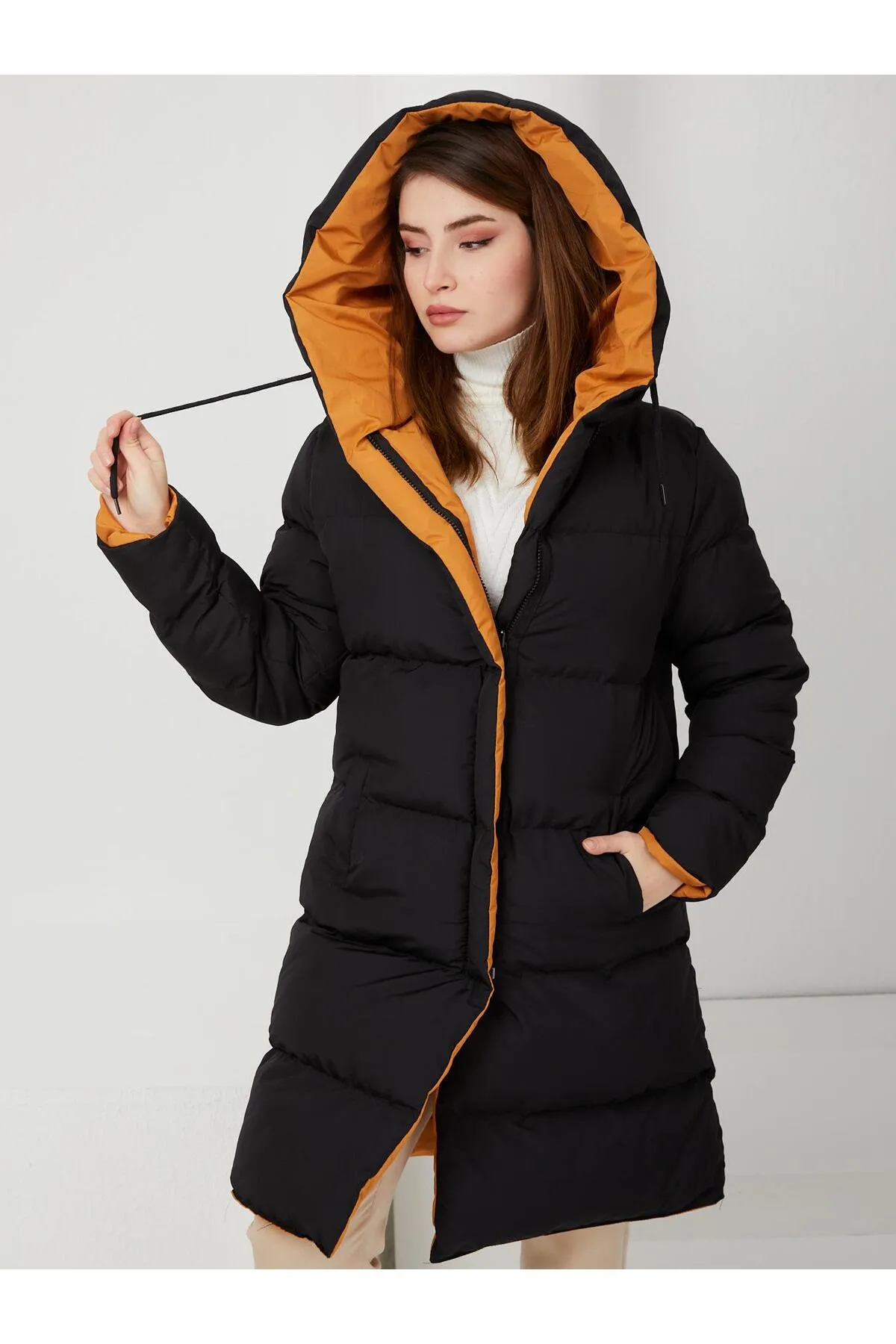 Olcay  Zweifarbige doppelseitige Pufferjacke mit Kapuze Schwarz-Senf 5371