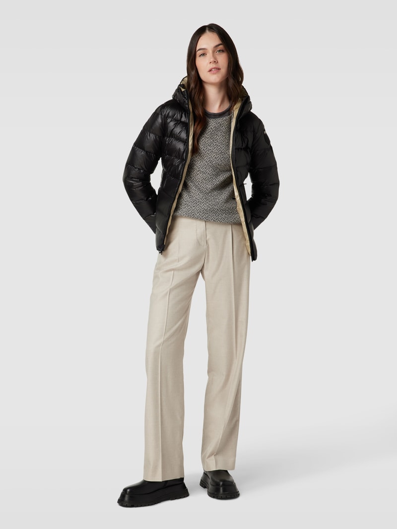Jacke mit Label-Patch in schwarz