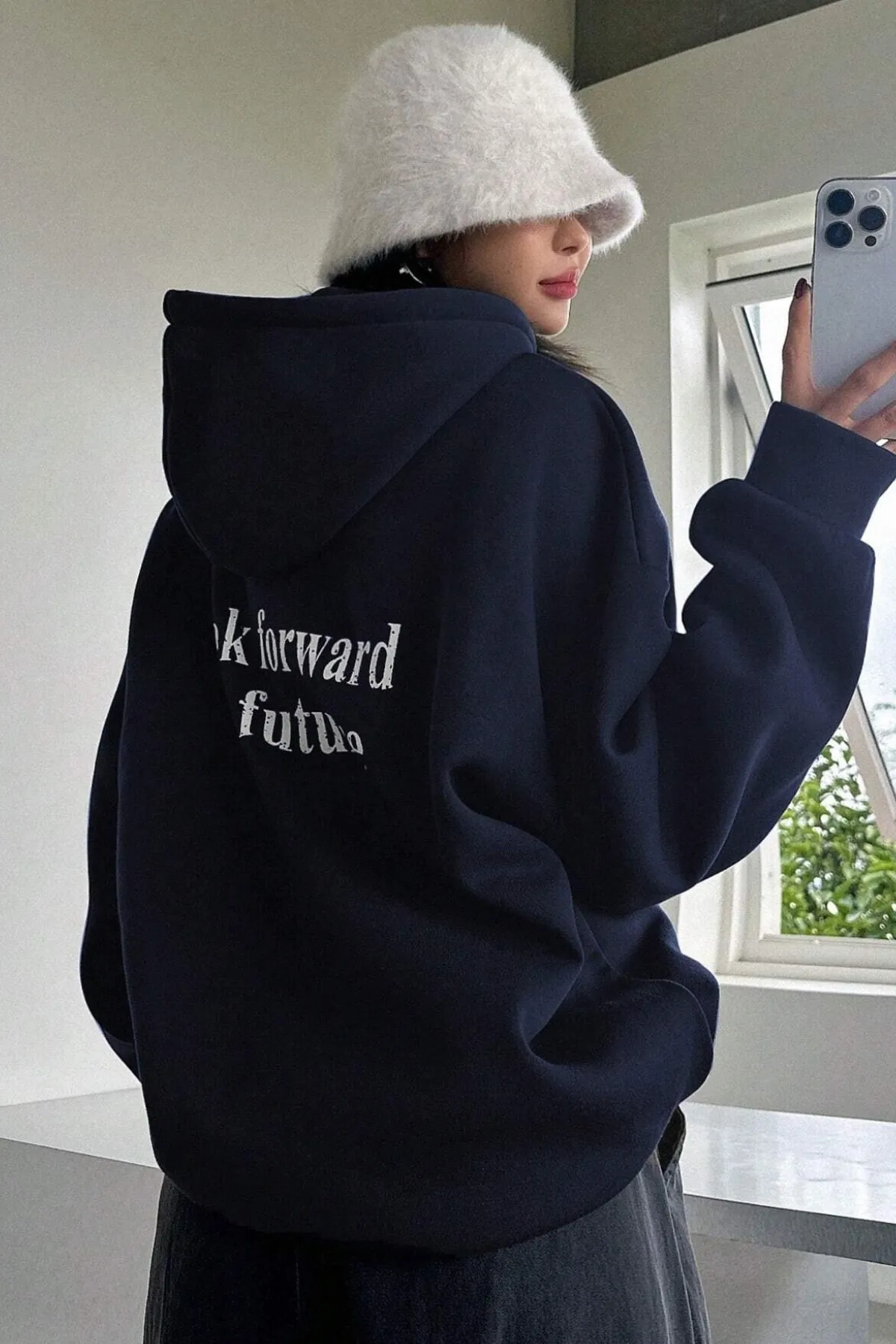 MODAGEN  Übergroßes, bedrucktes Unisex-Sweatshirt mit Kapuze in Marineblau auf der Rückseite