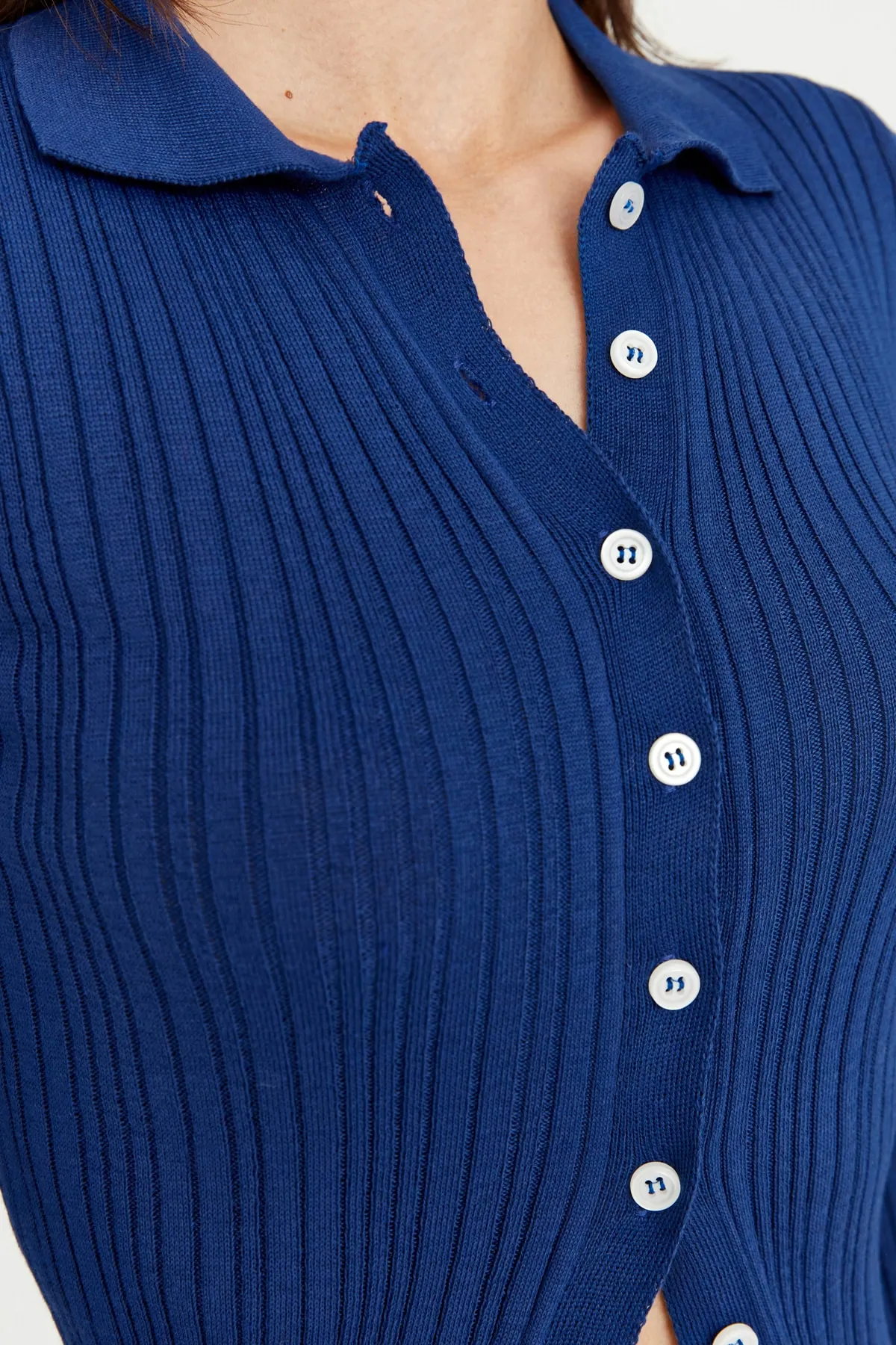 Trendyol Collection  Marineblauer Strickcardigan mit Polokragen TWOAW20HI0070