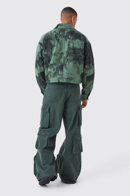 Lockere Jeans mit Cargo-Taschen und Acid-Waschung