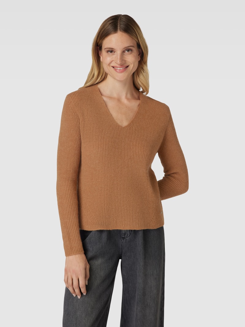 Strickpullover mit abgerundetem V-Ausschnitt Modell 'Style.Lana' in cognac