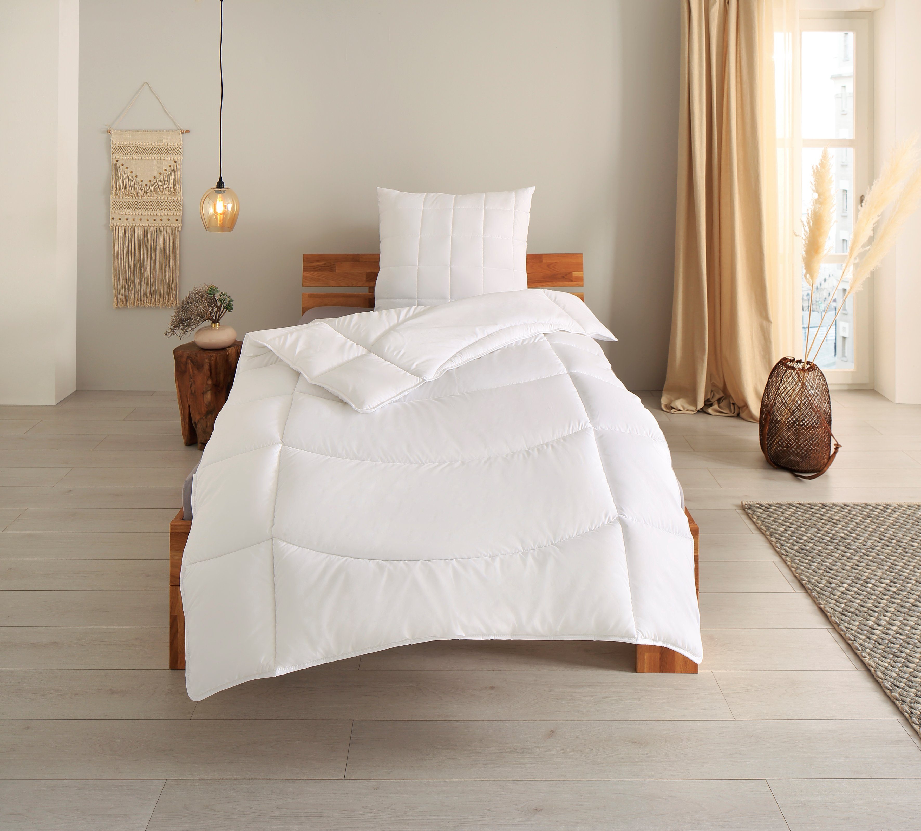 Kunstfaserbettdecke, Ellita, Bettdecke in 135x200 cm und weiteren Größen erhältlich, OTTO products, Füllung: Polyester, Bezug: Polyester, Unterstütze beim Kauf den Ozean, durch Verwendung recycelter Fasern