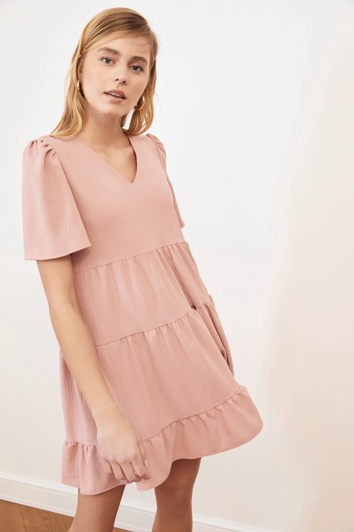 Trendyol Collection  Dusty Rose Mini Woven Wide Cut Webkleid TWOSS20EL0400