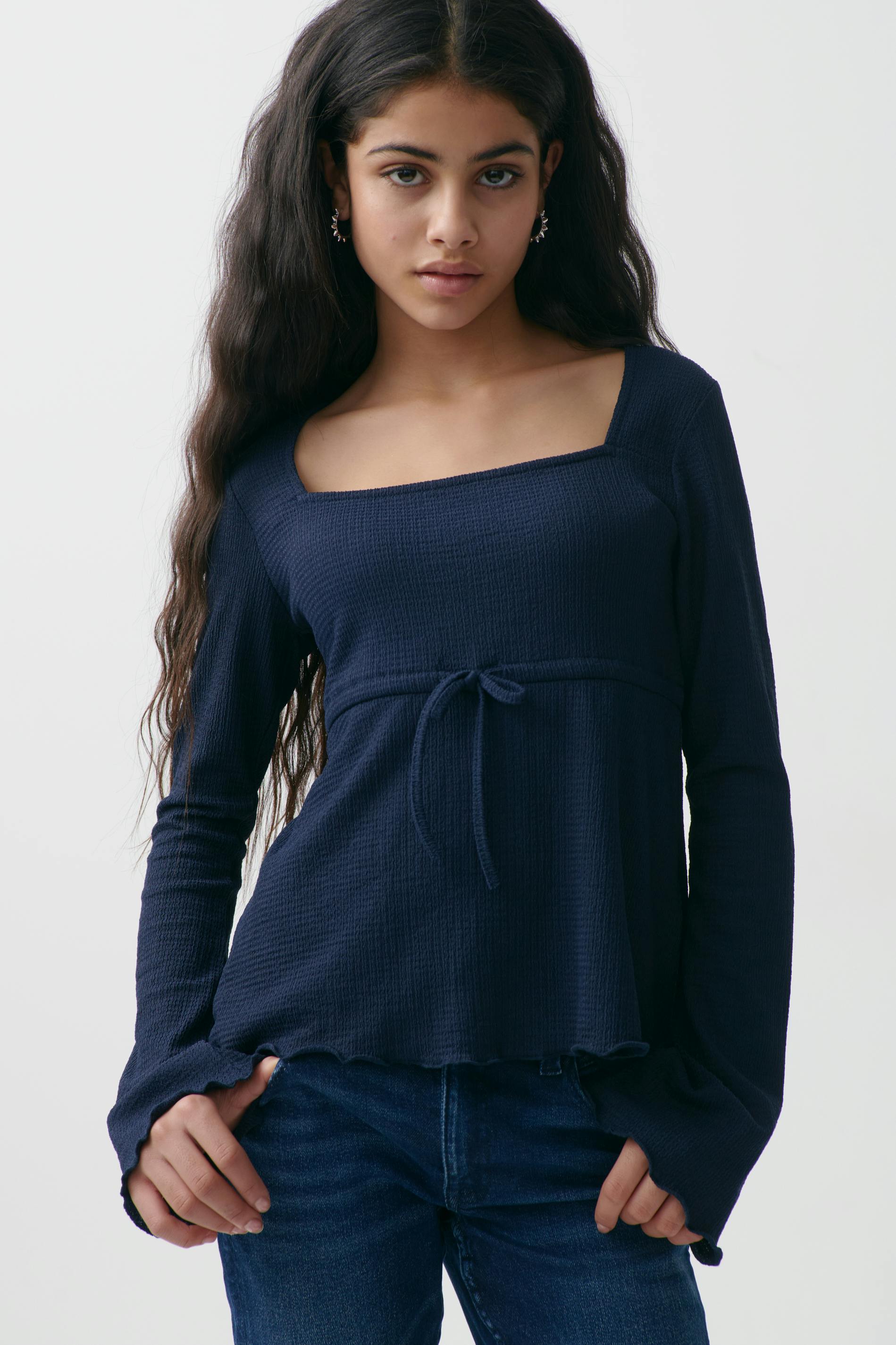 Y scandi tie top