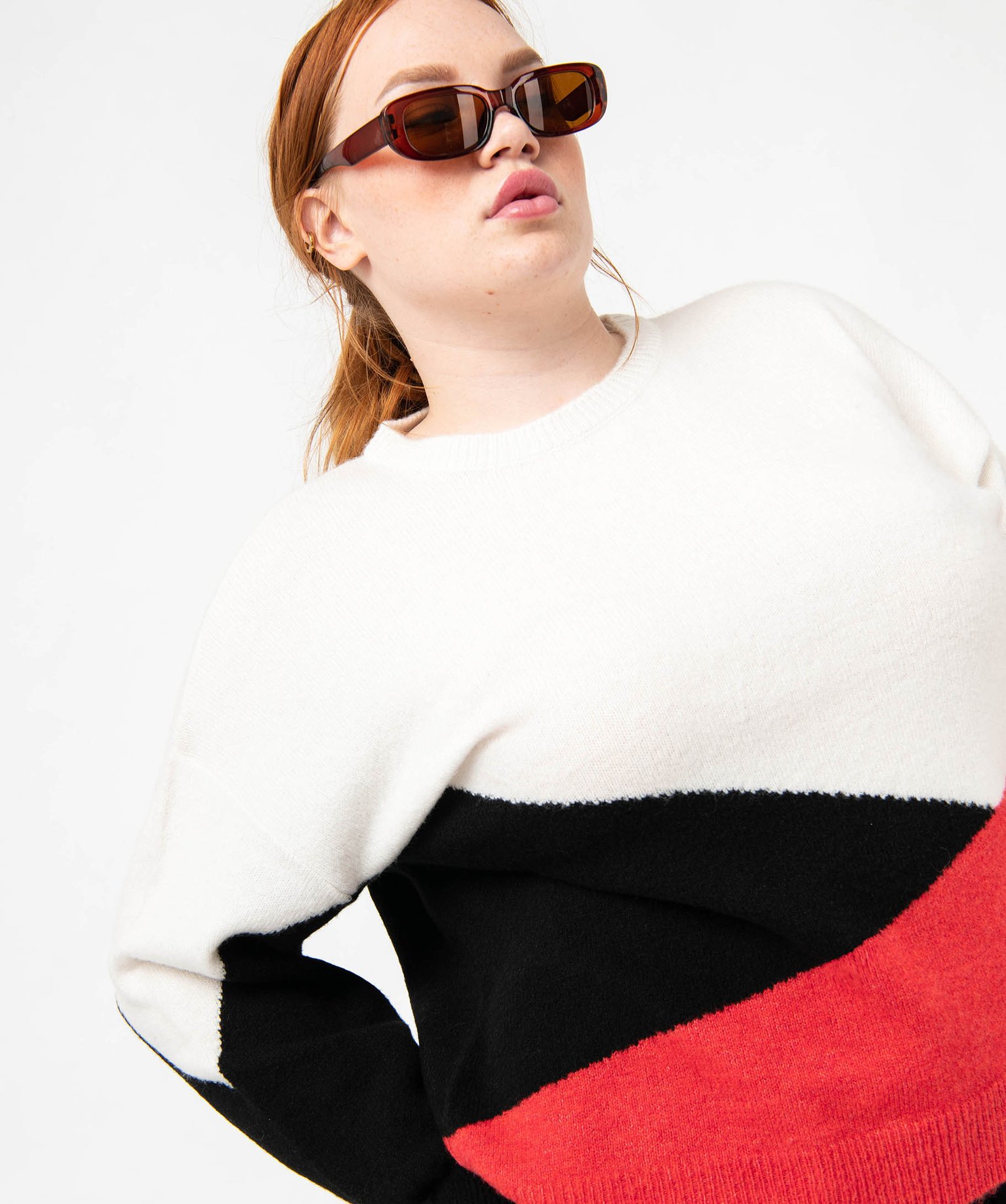 Pull à col rond à motifs graphiques femme grande taille rouge | GEMO