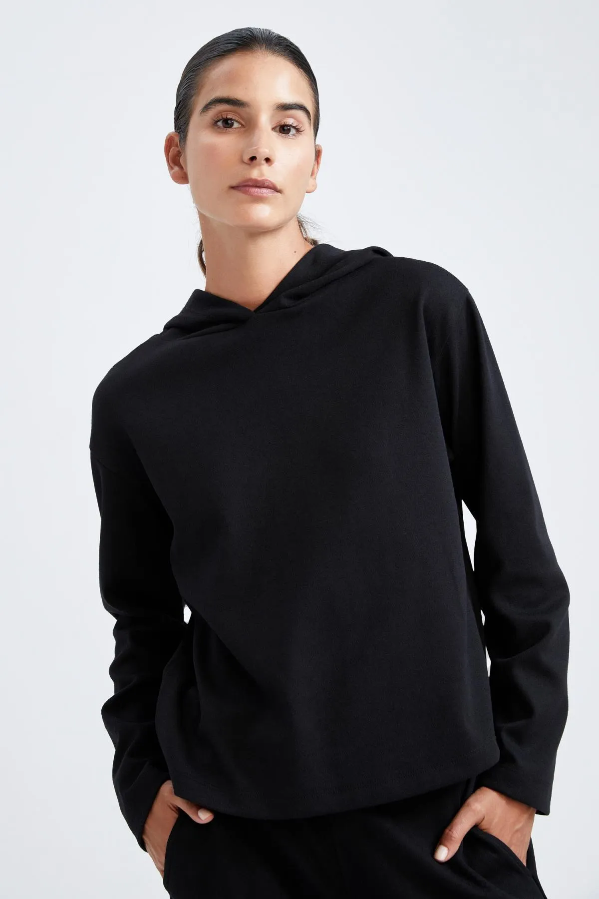 DeFacto  Passform: Kapuzen-Sweatshirt mit Standard-Passform