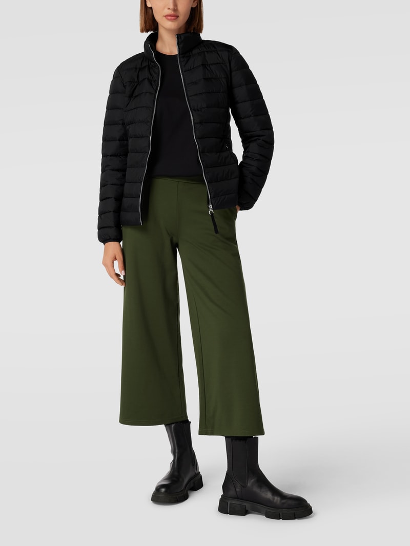Steppjacke mit Stehkragen in schwarz