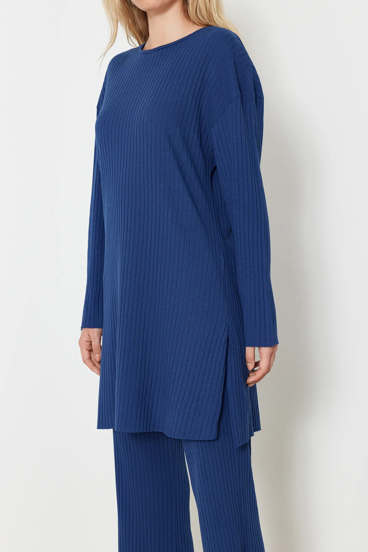 Trendyol Modest  Marineblaues Camisole-Set aus gestricktem Oberteil und Unterteil TCTSS24US00060