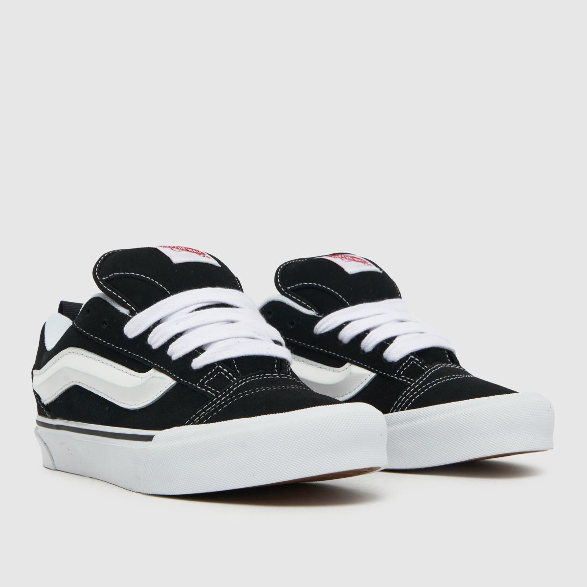 Vans knu skool sneakers i svart och vitt