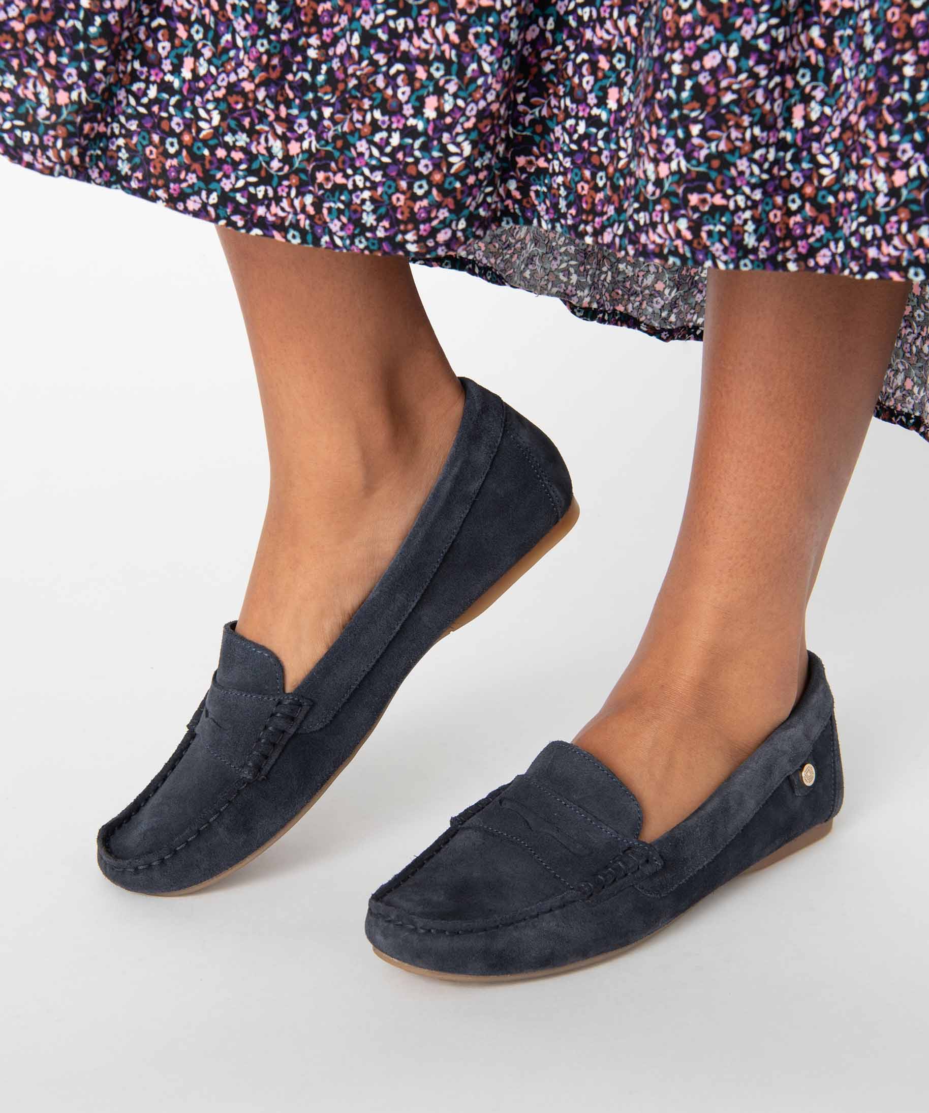 Mocassins femme en cuir uni et semelle à picots marine | GEMO