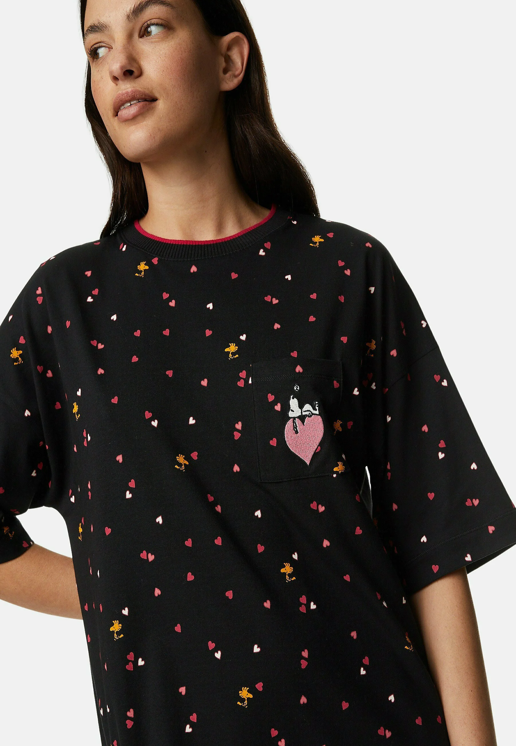 Camisón con estampado de corazones de SNOOPY™ de Marks & Spencer
