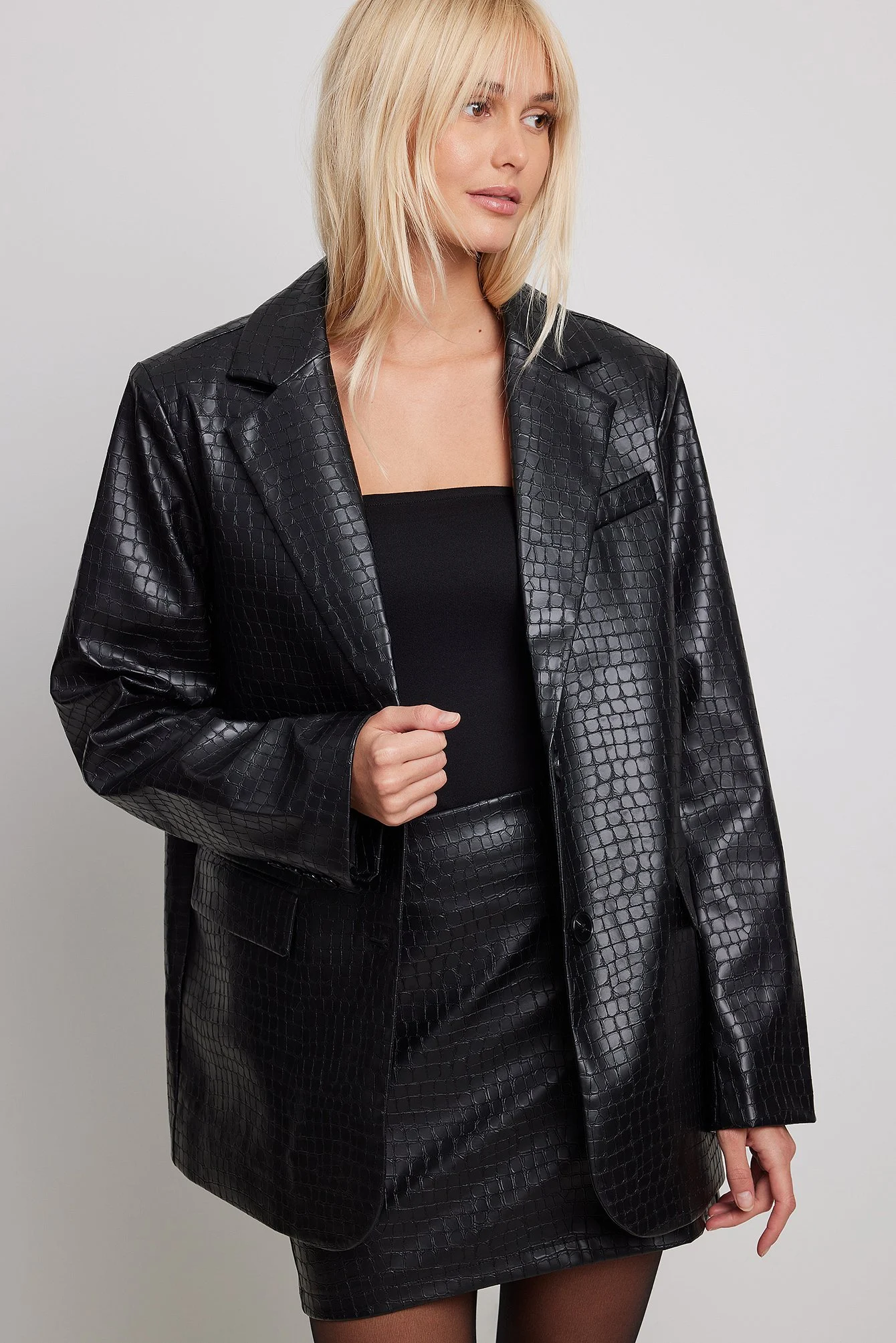 Oversize-Reptilien-Blazer