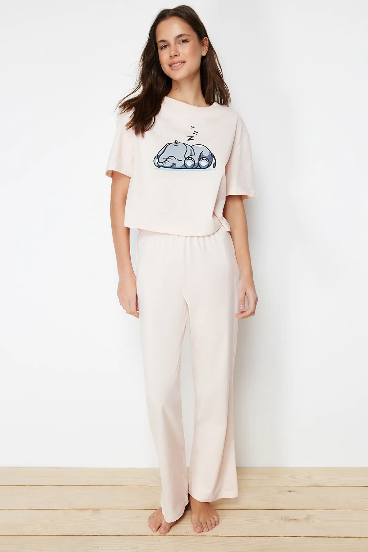 Trendyol Collection  Puderfarbenes Strick-Pyjama-Set aus 100 % Baumwolle mit Elefantenmuster THMSS24PT00070