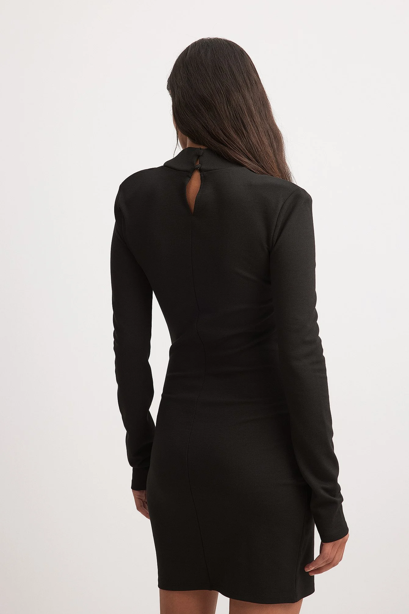 Minikleid mit eckigem Kragen und Choker