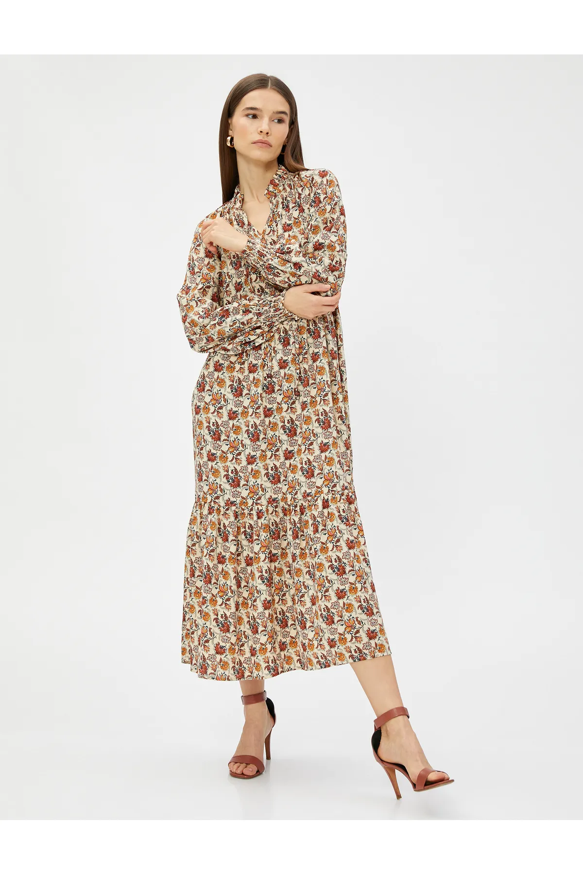 Koton  Midi-langes Blumenkleid mit prächtigem Kragen