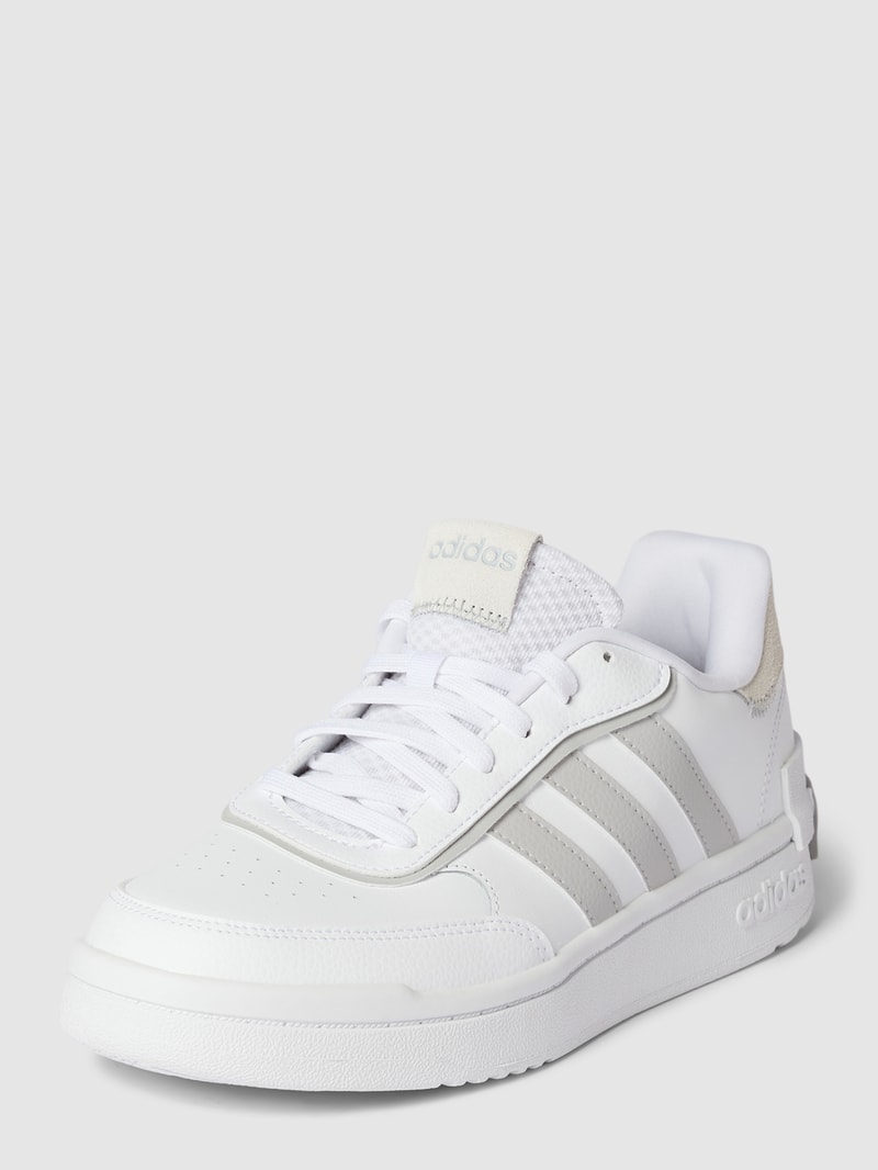 Sneaker mit Label-Detail in hellgrau