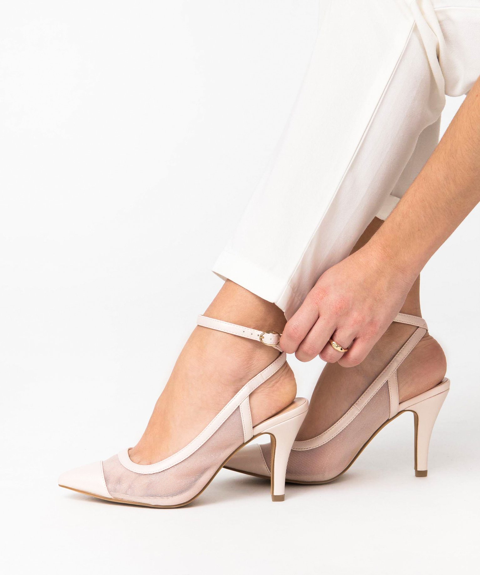 Escarpins femme à bout pointu et empiècement transparent beige | GEMO