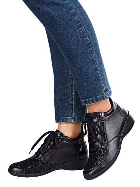 Schnürstiefelette