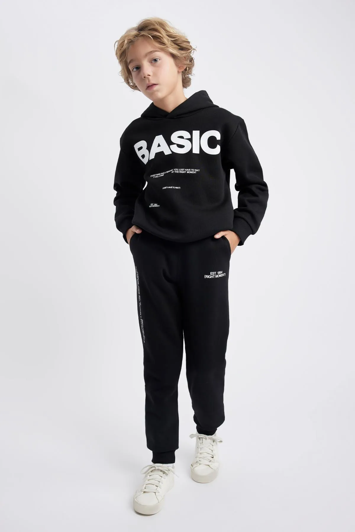 DeFacto  Zweiteiliges Set aus bedrucktem Sweatshirt und Trainingshose für Jungen