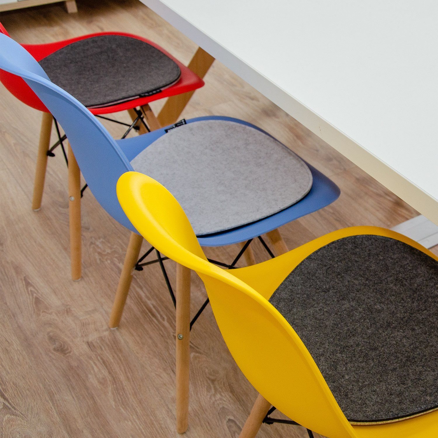 DuneDesign Stuhlkissen 4 Filz Sitzkissen oval Stuhlkissen Sitzauflage, 40x37cm grau 8 mm