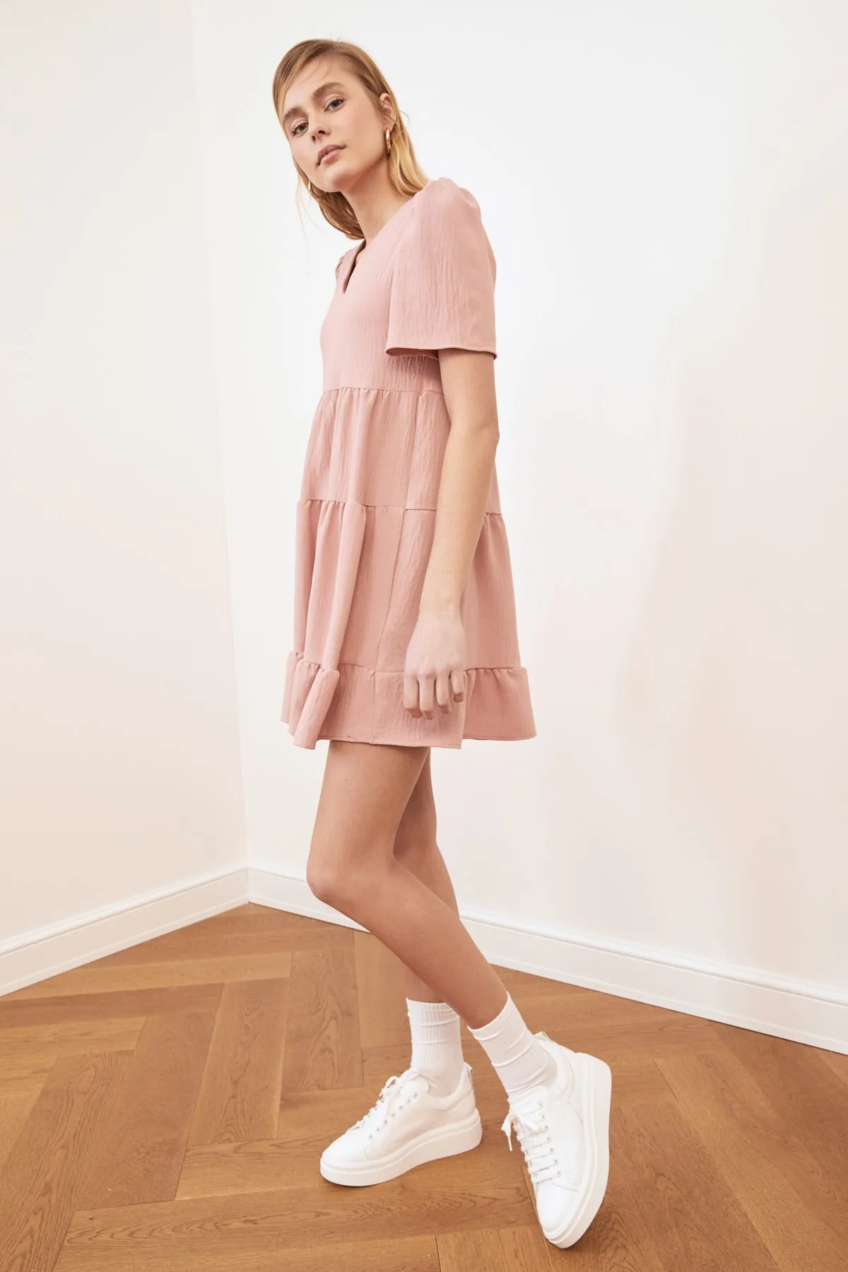 Trendyol Collection  Dusty Rose Mini Woven Wide Cut Webkleid TWOSS20EL0400