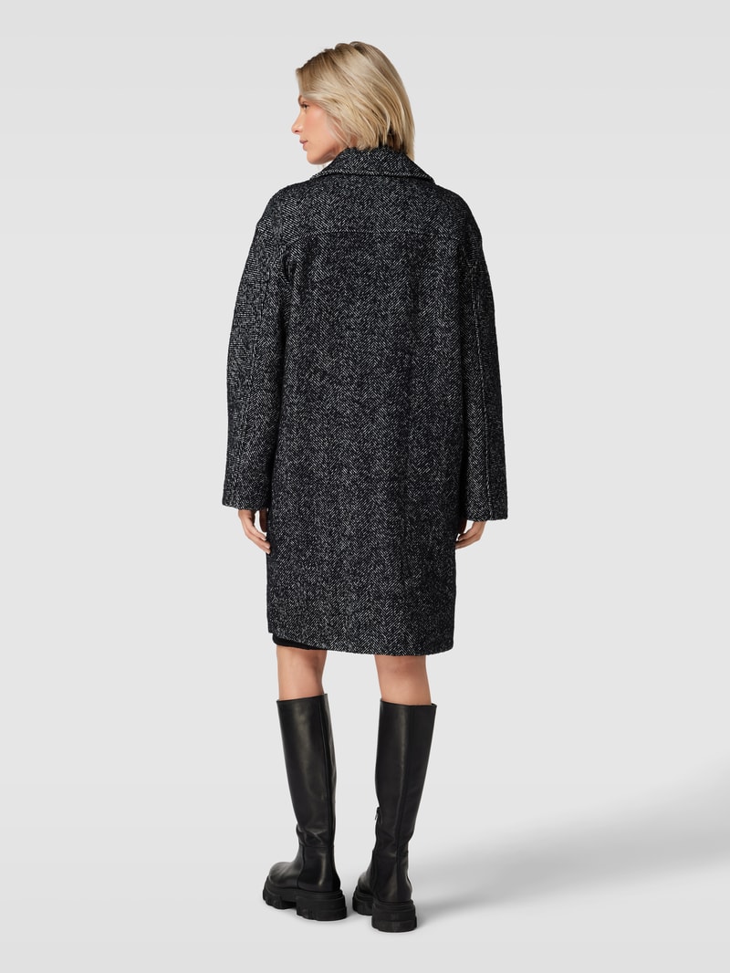 Mantel mit Strukturmuster Modell 'Hajoki' in schwarz