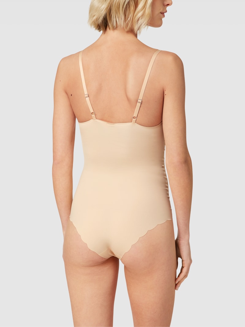 Body mit Muschelsaum in beige