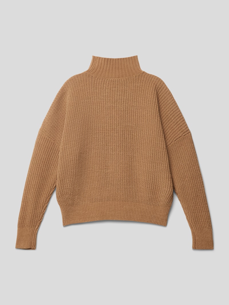 Strickpullover mit Stehkragen in camel