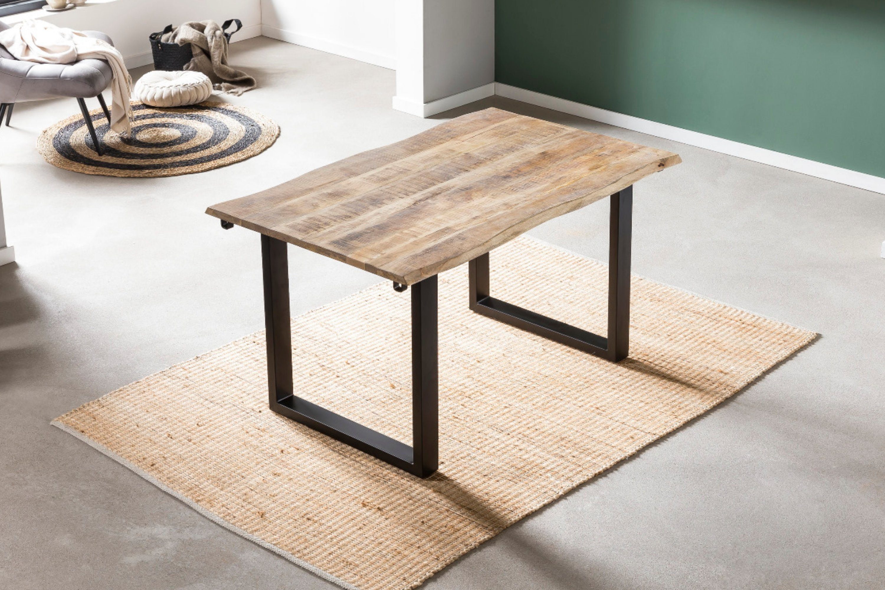 Junado® Essgruppe Noar III, Mangoholz, Baumkante, 2 Ansteckplatten, 6 Stühle