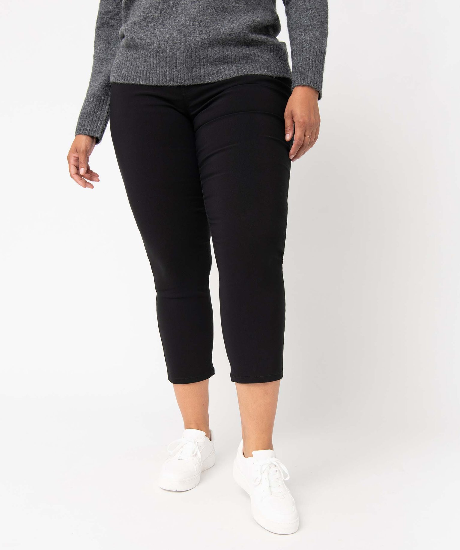 Pantacourt femme grande taille en toile extensible noir | GEMO