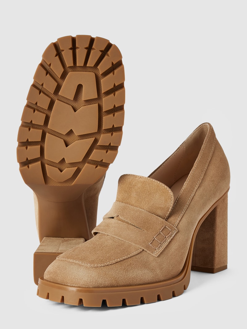 Pumps mit breitem Absatz in camel