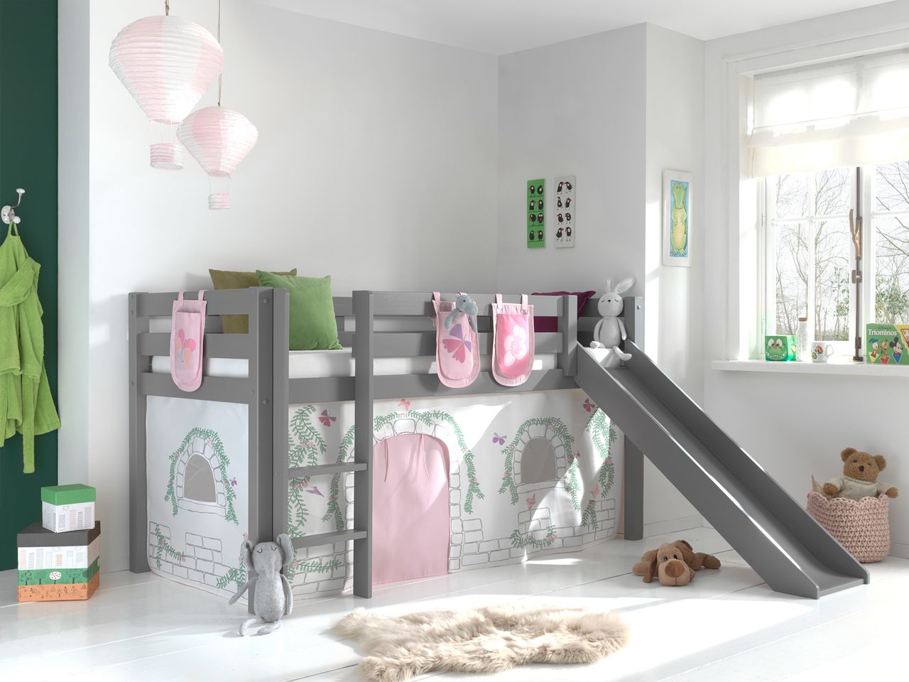 VIPACK Spielbett Pino inkl. Rutsche mit Textilset Vorhang und 3 Taschen 