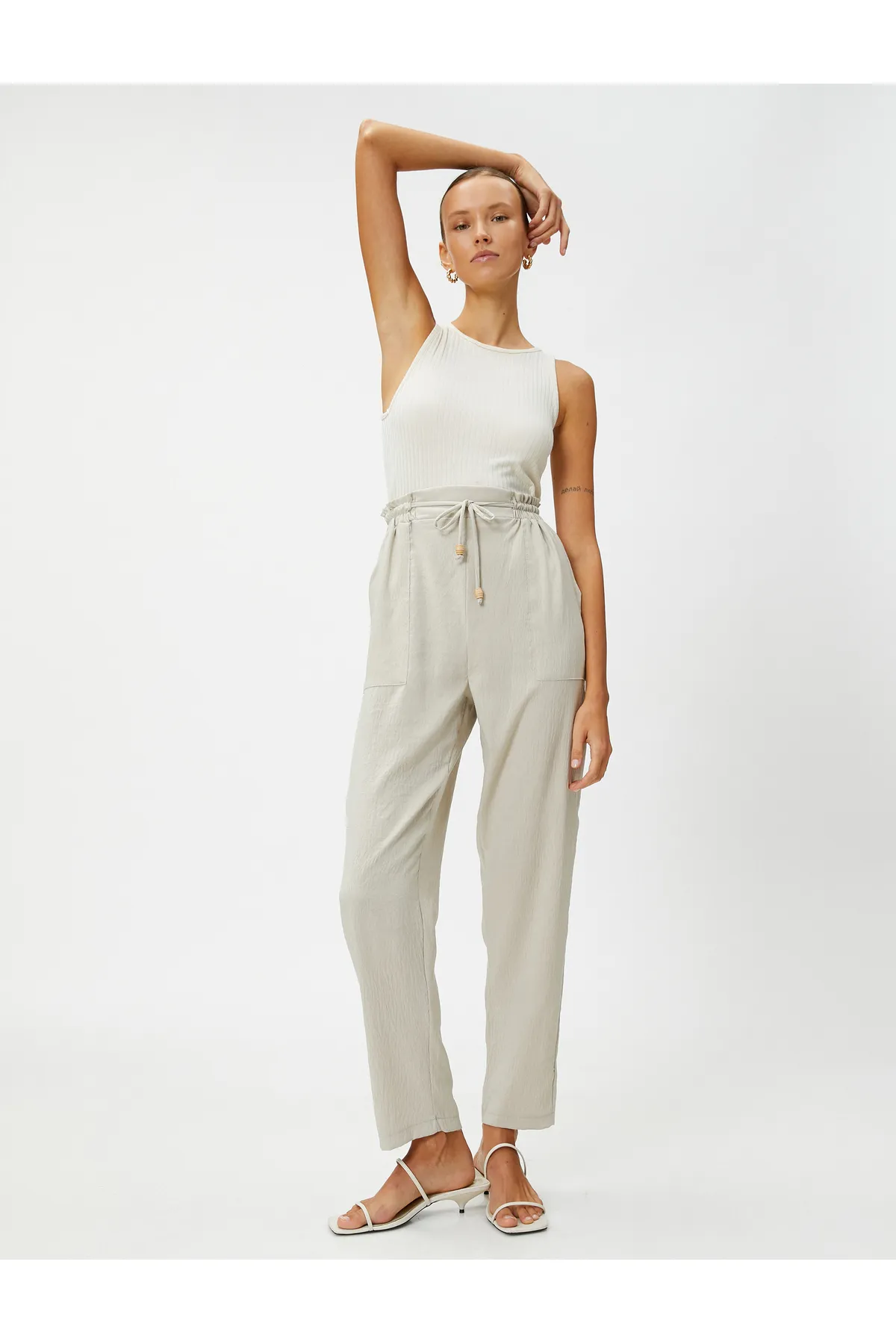 Koton  Bequeme Hose mit Taschen, hoher Taille und Bindebund