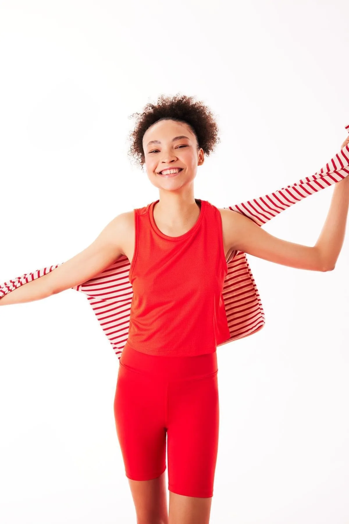 DeFacto  Sportliches Crop Top mit Rundhalsausschnitt - A2518ax23sm