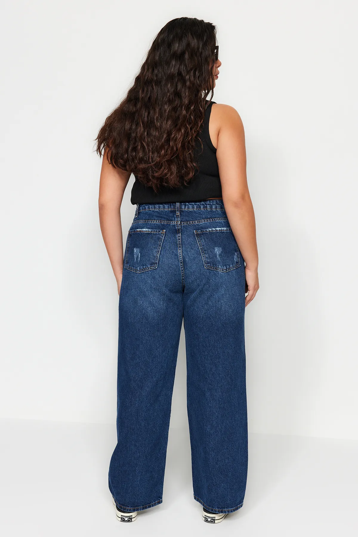 Trendyol Curve  Dunkelblaue zerrissene Jeans mit hoher Taille und weitem Bein TBSSS22JE00006