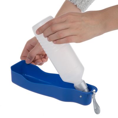 Trinkflasche mit Wasserspender