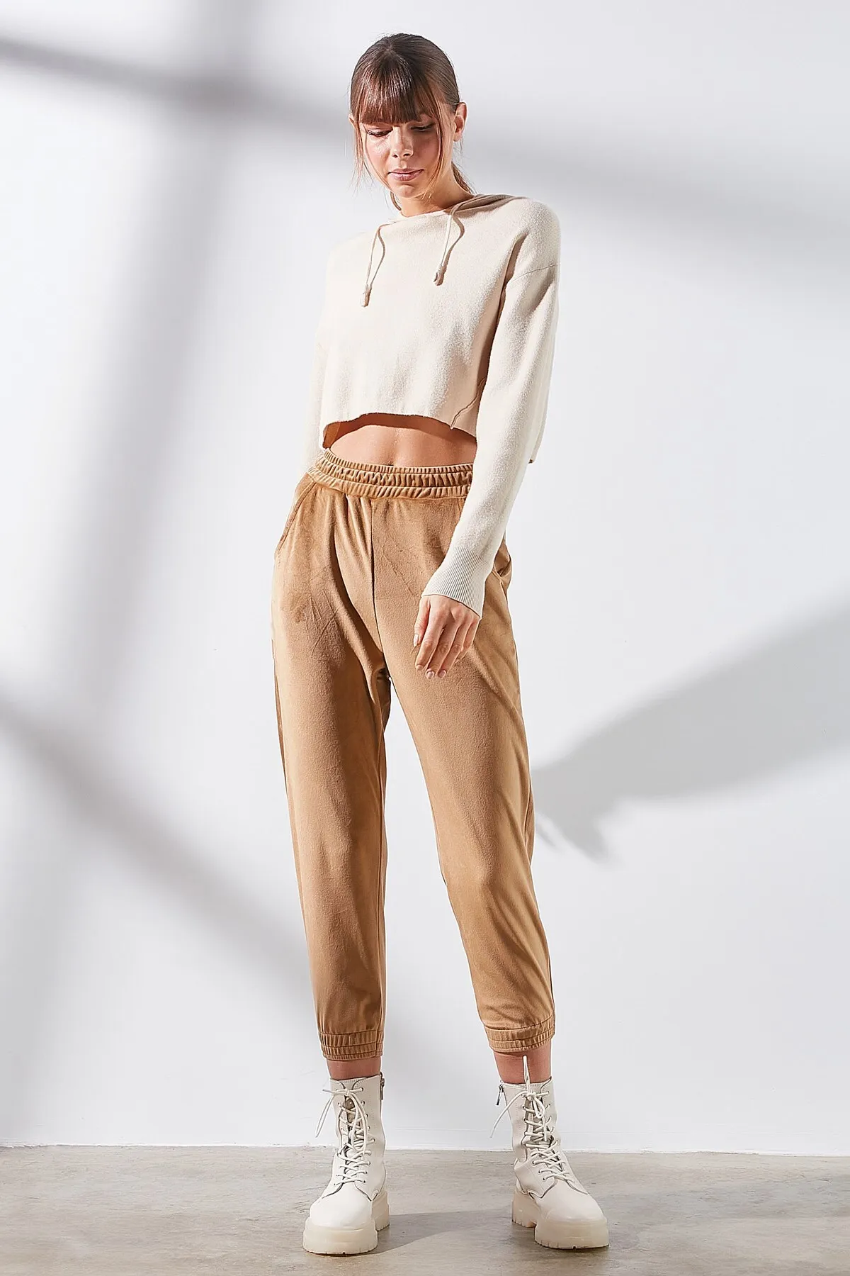 C&City  Damen-Jogginghose aus elastischem Samt 731 Mink