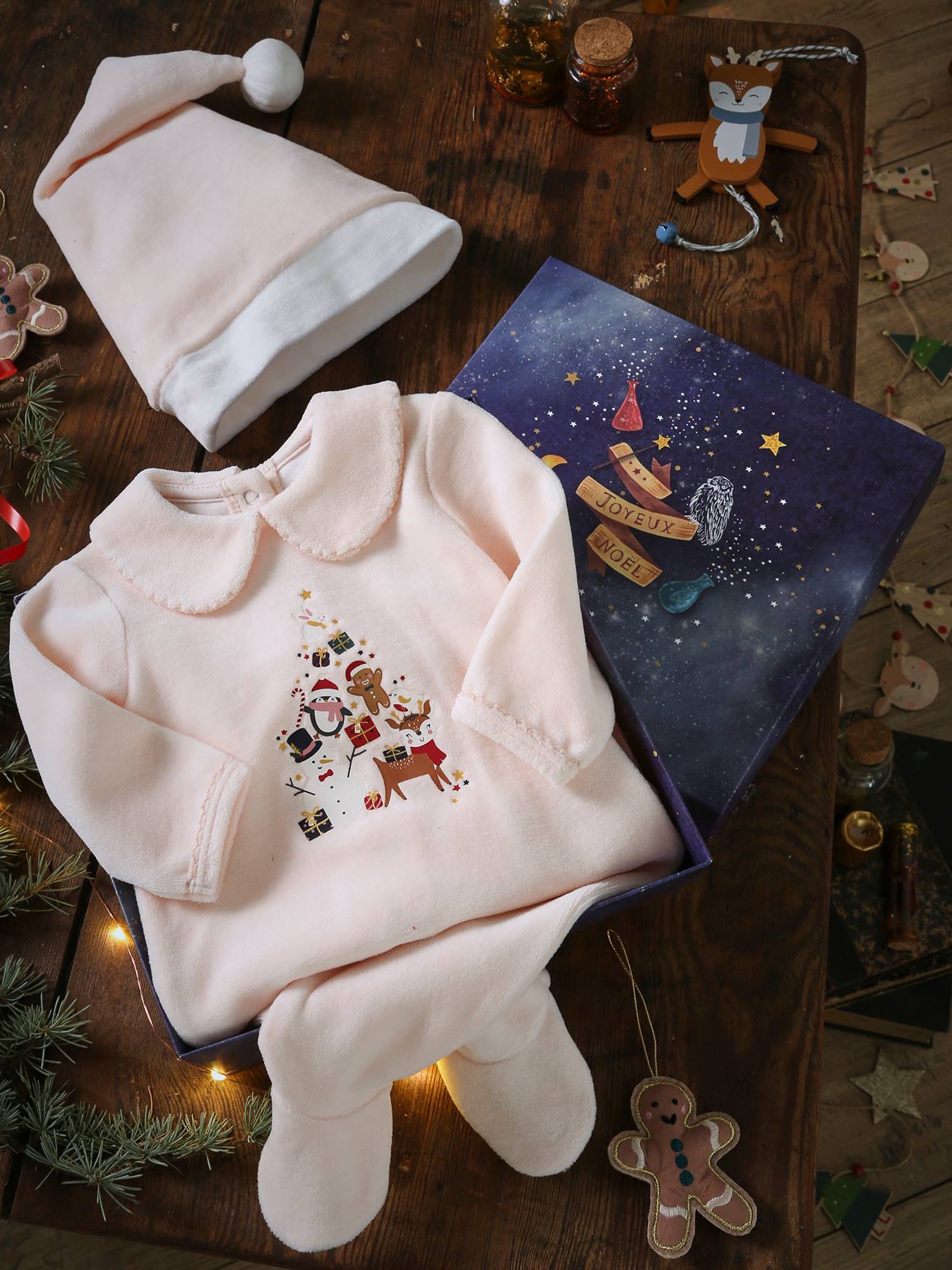 Dors-bien bébé fille Noël et bonnet en velours rose pâle