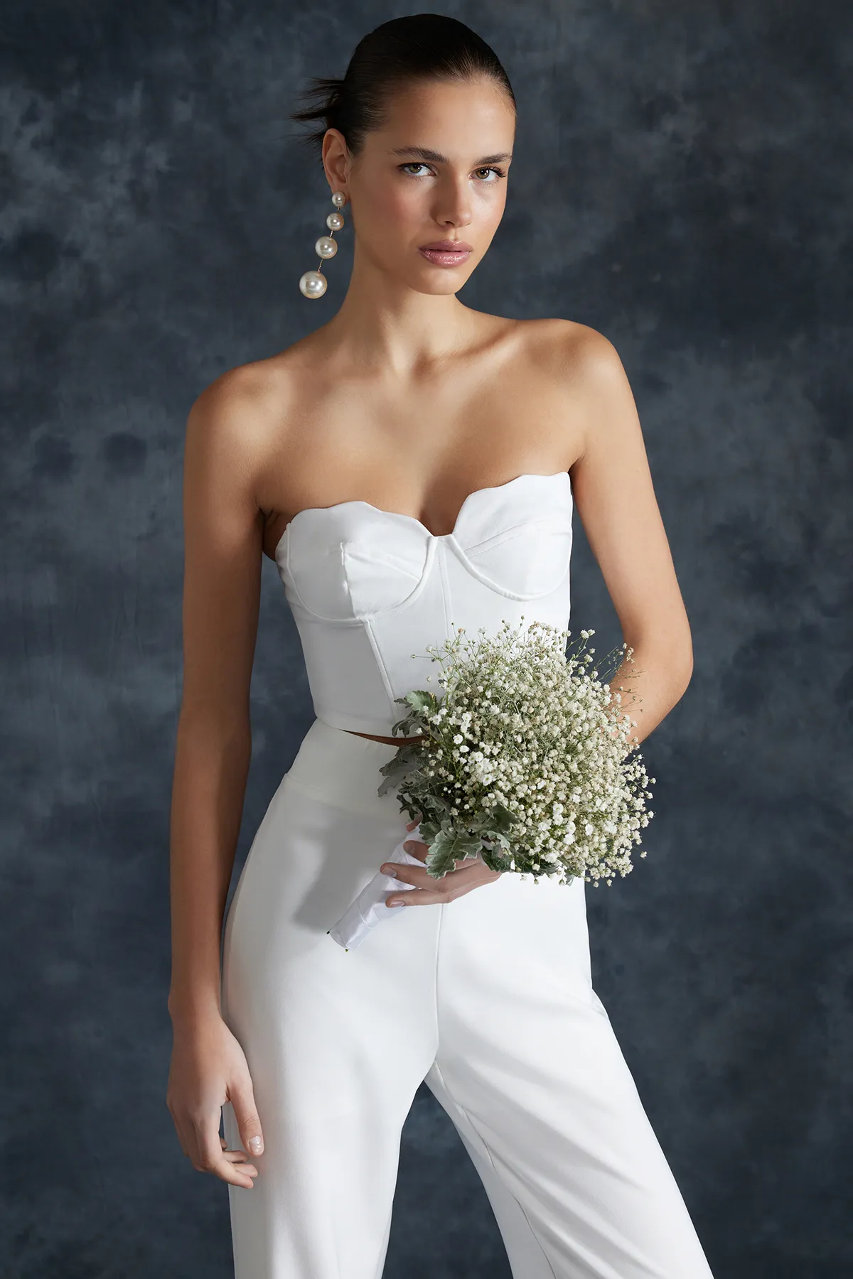 Trendyol Collection  Braut-Bustier mit kurzem Herzkragen in Ecru TPRSS23BS00125