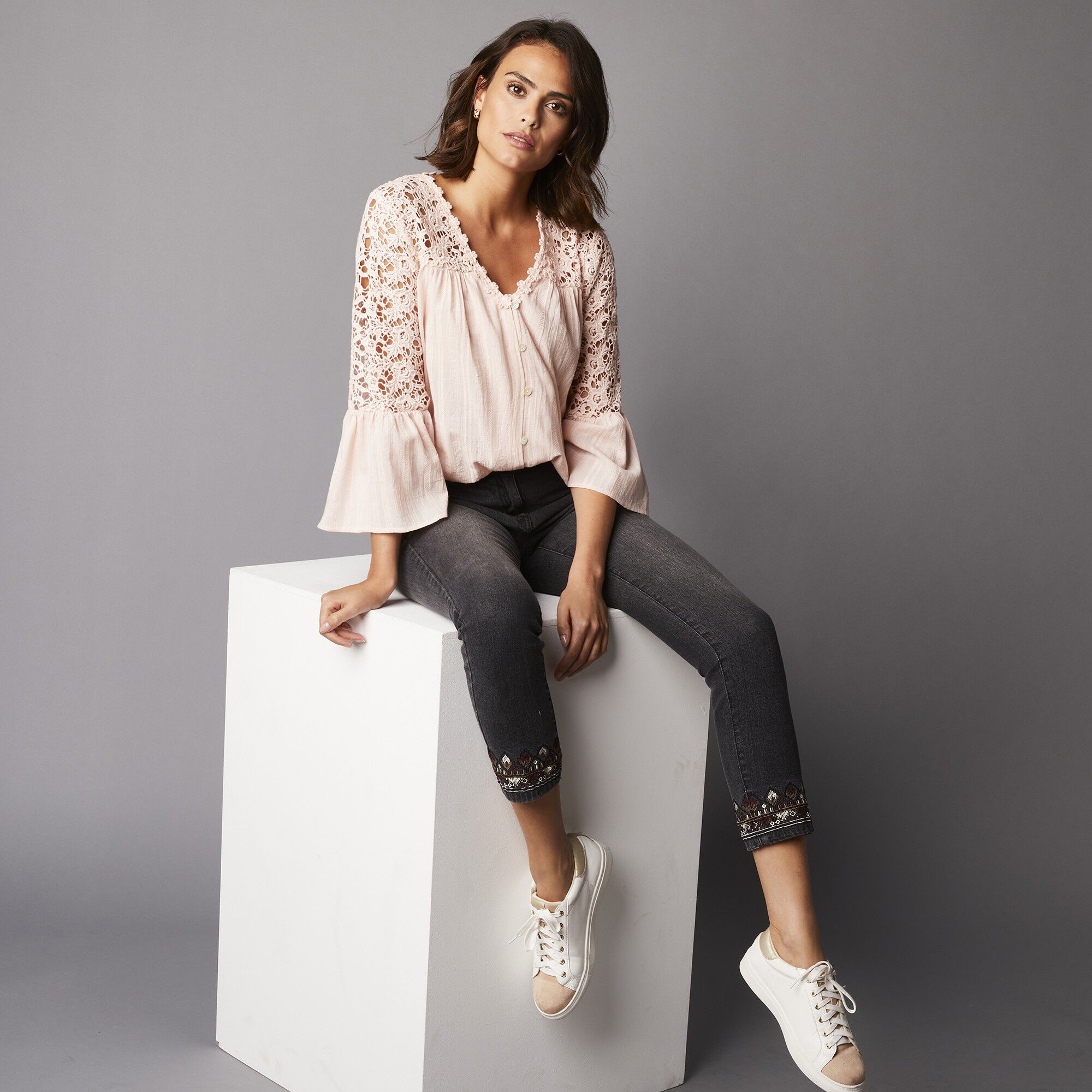 Jean stretch 7/8ème coupe fuselée, bas de jambe brodé