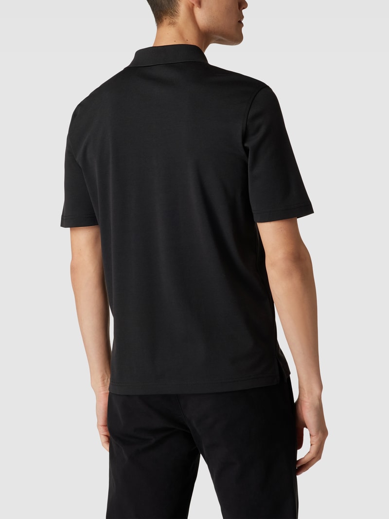 Poloshirt mit kurzer Knopfleiste und Logo-Stickerei in schwarz