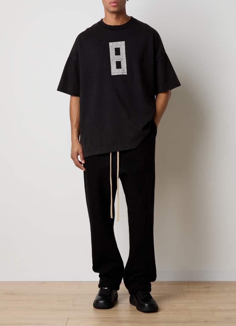 Forumul Fear of God – pantaloni simpli din raion cu cusături
