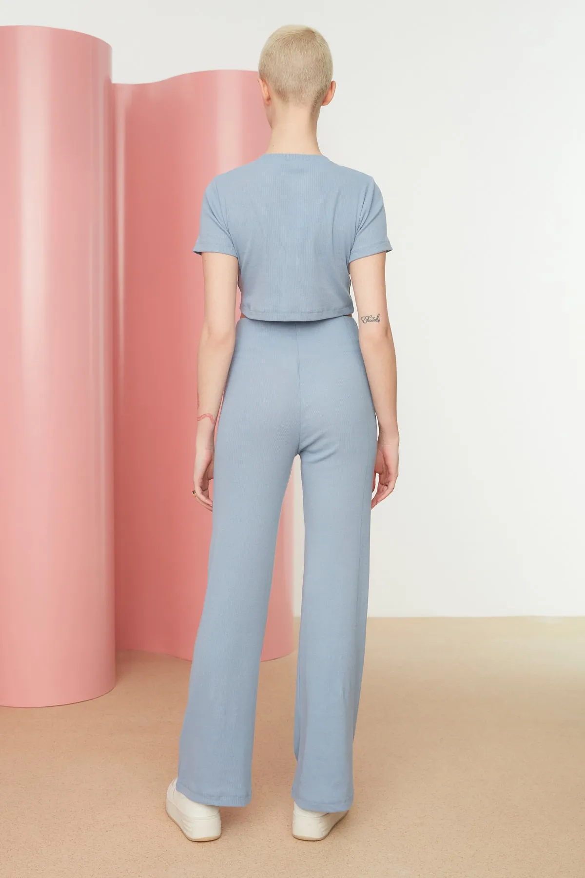 Trendyol Collection  Hellblaues Set aus Oberteil und Unterteil aus Strick mit Kordelzug TWOSS21AU0160