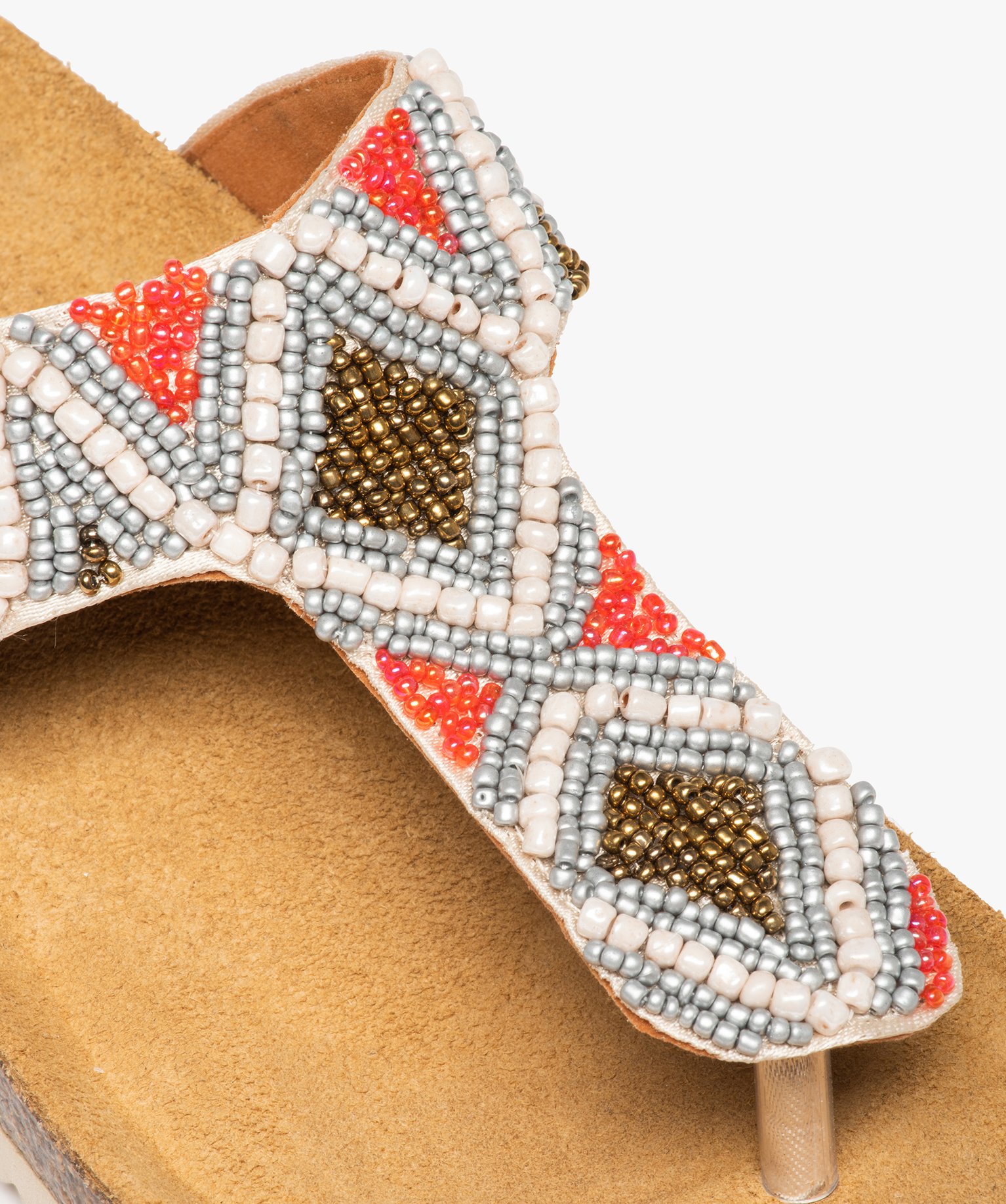 Sandales femme à entre-doigts avec brides ornées de perles beige | GEMO