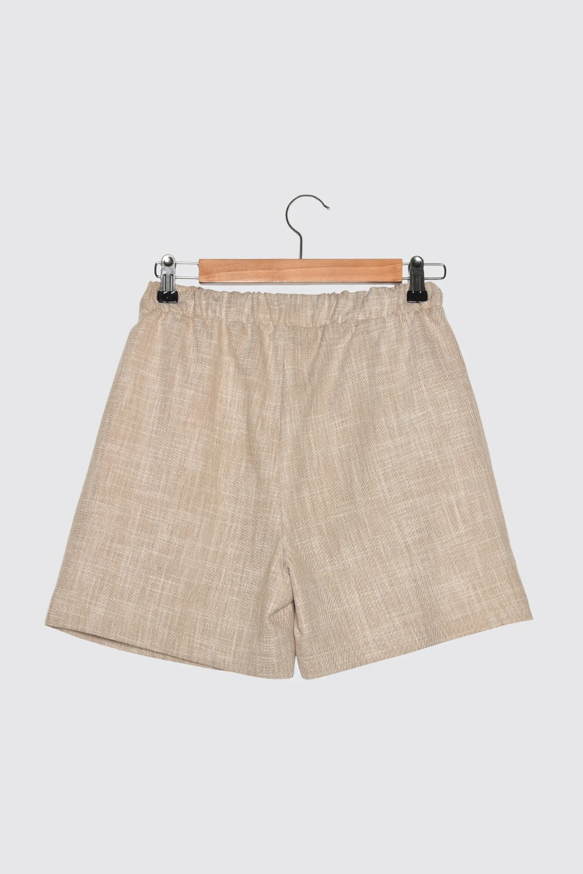 Trendyol Collection  Verstellbare, gewebte Shorts in Leinenoptik in Stone-Taille TWOSS21SR0191