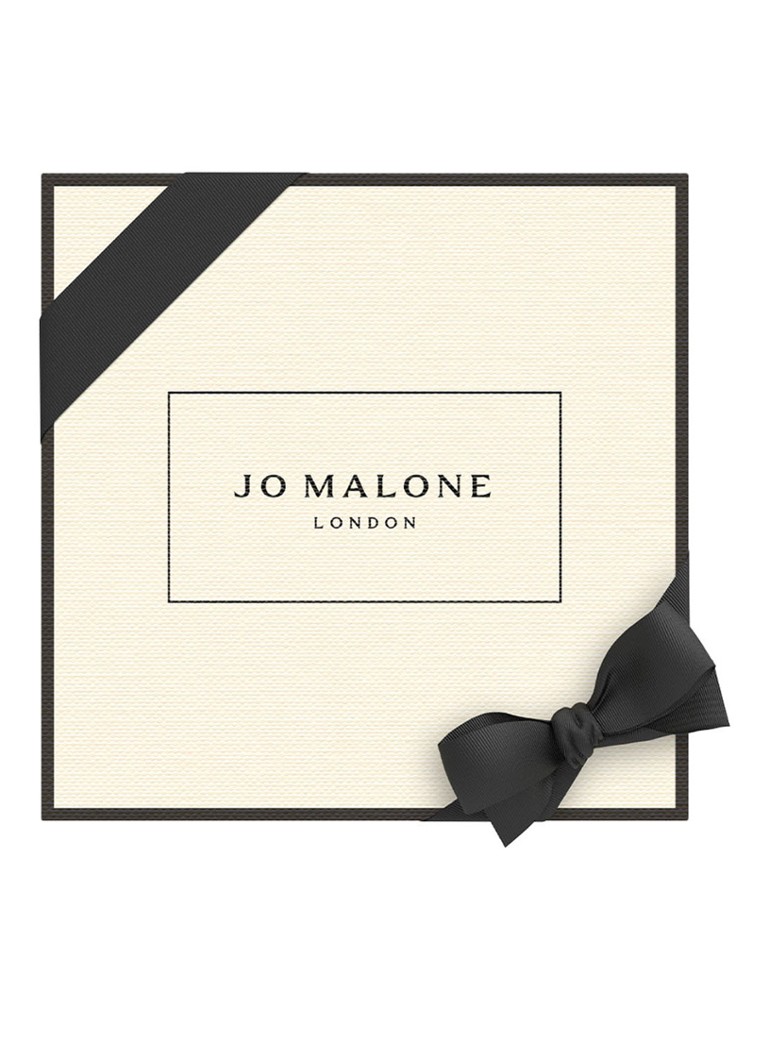 Cremă de corp cu smirnă și boabe de tonka de la Jo Malone London