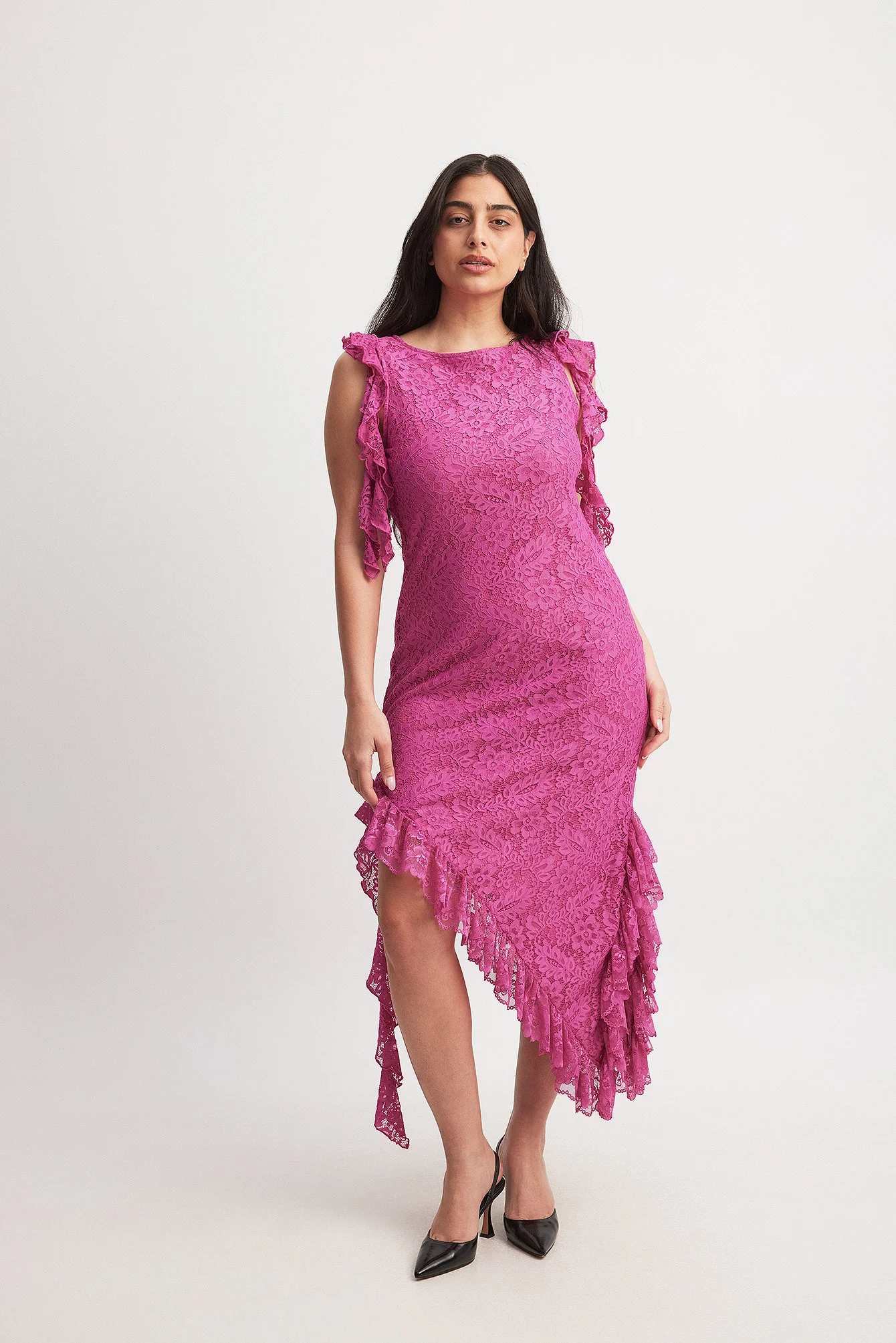 Midikleid mit Spitze und Rüschen