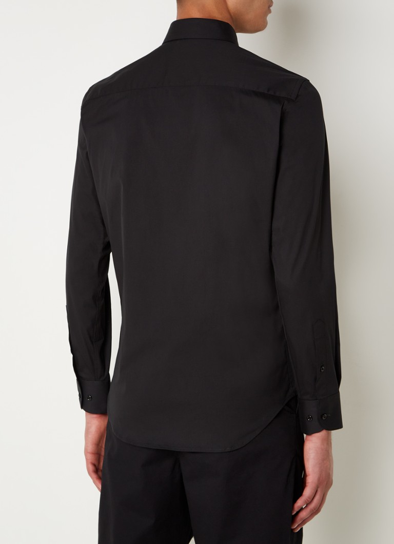 Cămașă Emporio Armani cu o croială clasică și flexibilă.